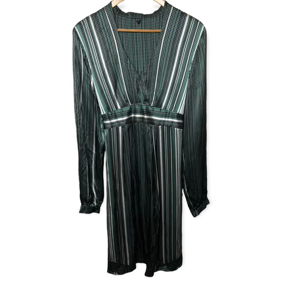 Tahari Women's Green Silk V-Neck Empire Waist Tie Back Striped Dress Size 10 - Picture 7 of 16
